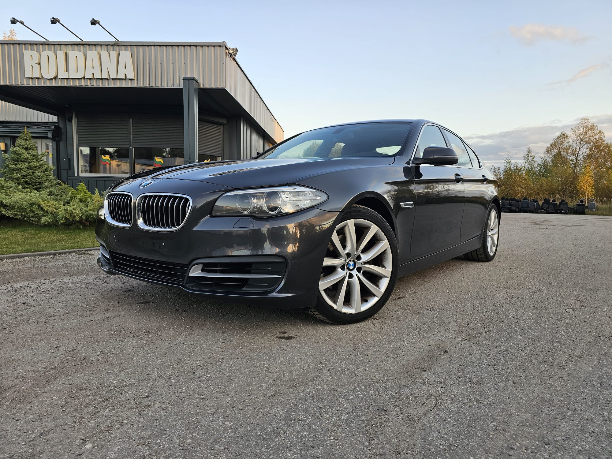 BMW 520, 2.0 l., sedanas, 2014-06/naudoti automobiliai/Roldana