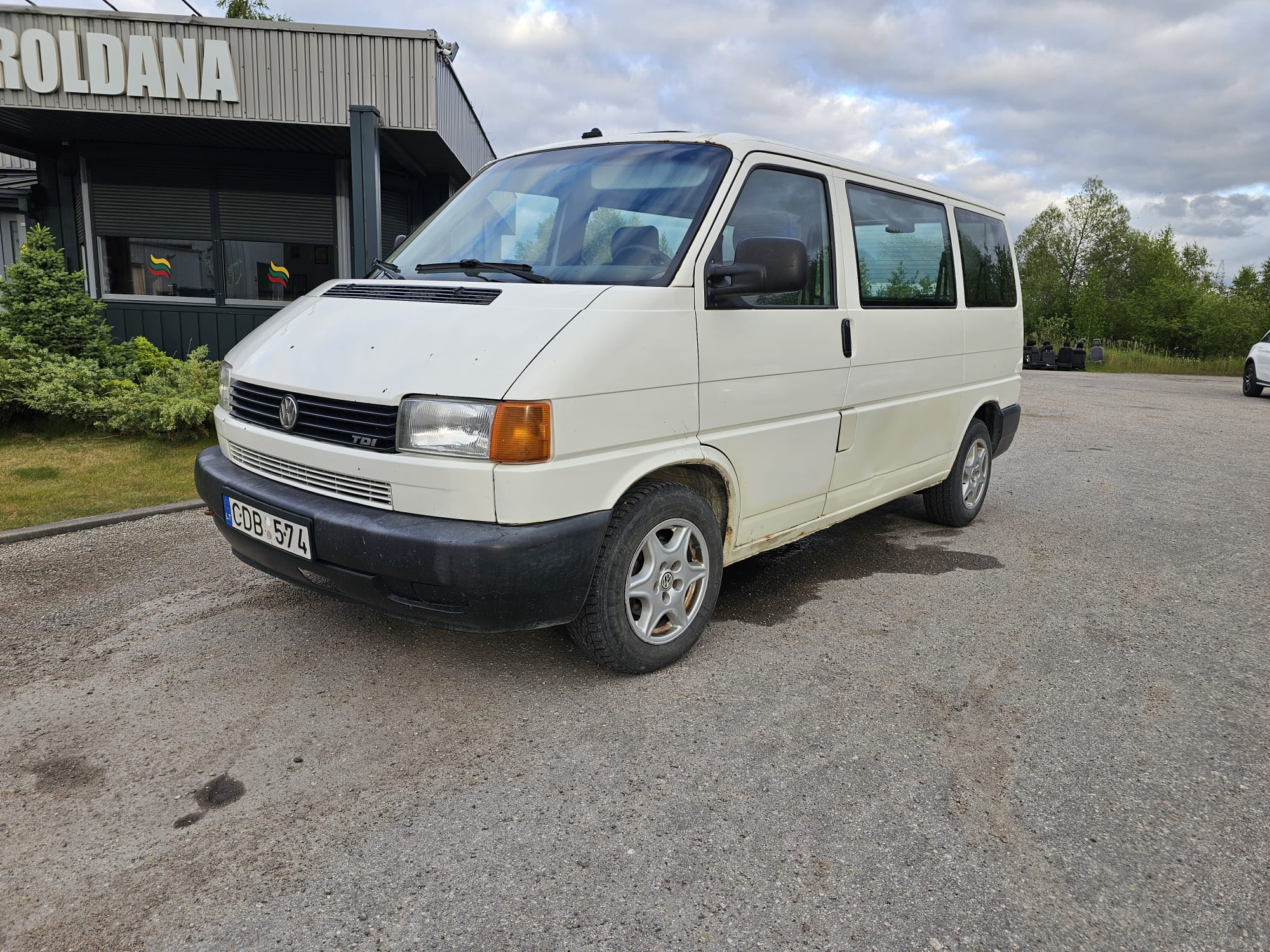 Volkswagen Transporter, 2.5 l., Пассажирский микроавтобус, 2000/naudoti automobiliai/Roldana