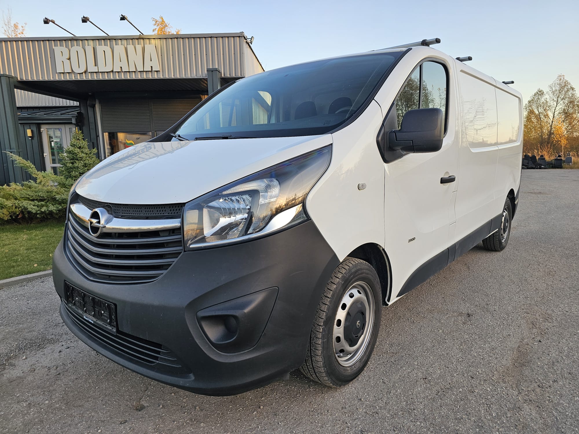 Opel Vivaro, 1.6 l., krovininis mikroautobusas, 2017-06/naudoti automobiliai/Roldana